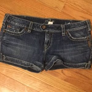 Silver Jeans Shorts Women’s Size 34